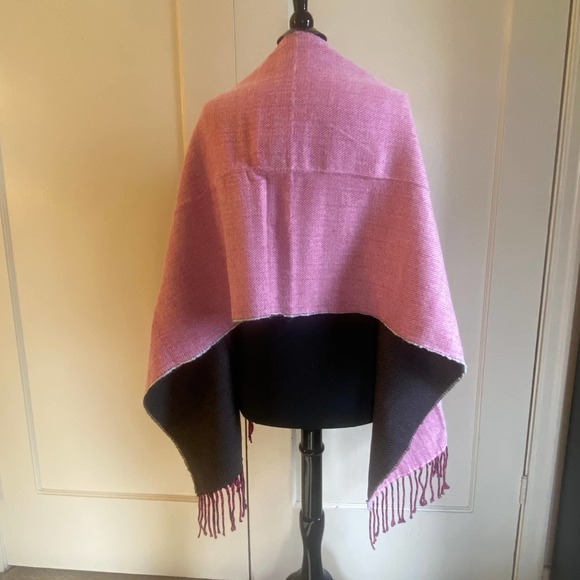 Red & Black Scarf with Tassels - Picture 1 of 4